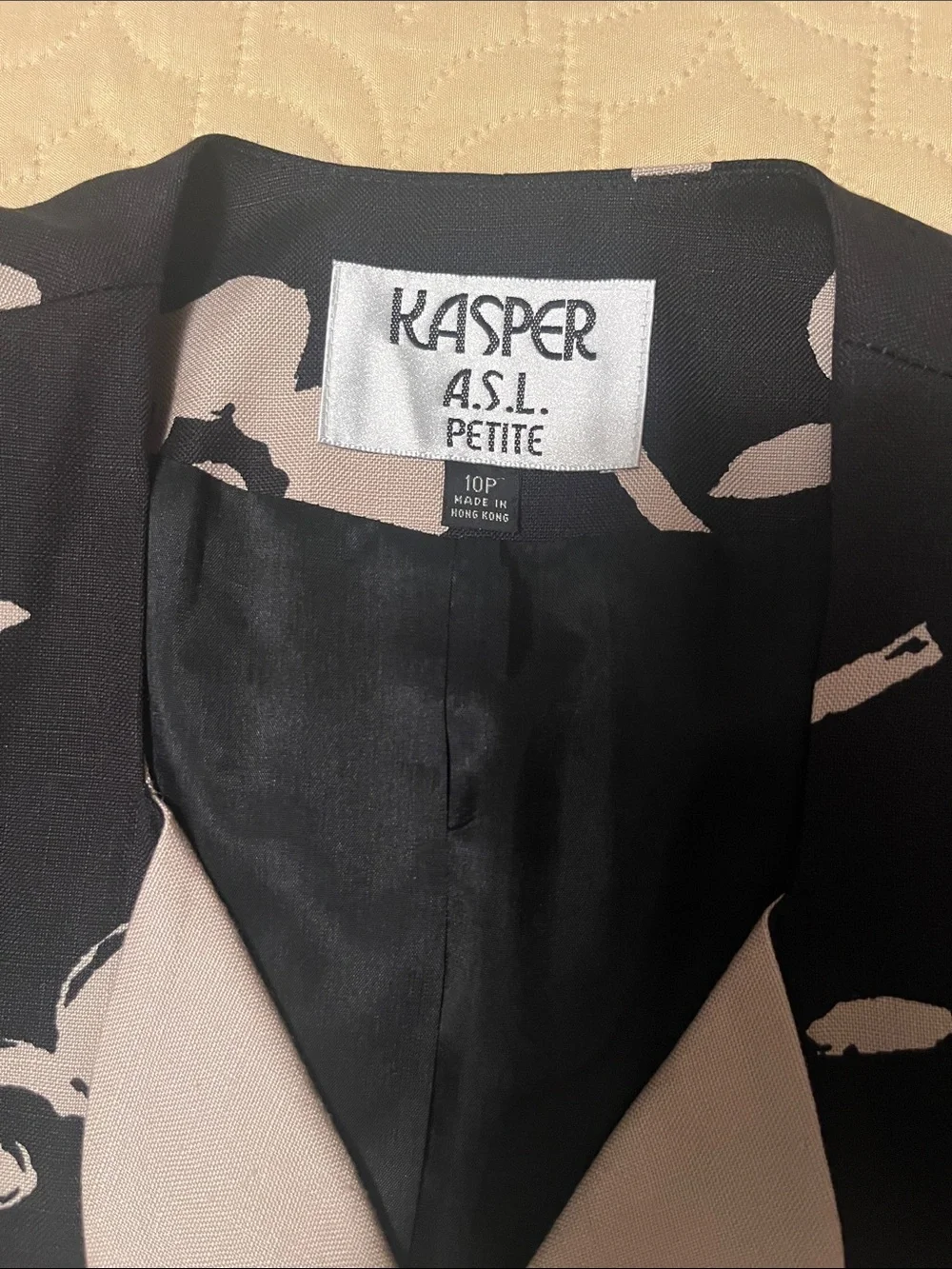 Black and Cream Floral Short Sleeve Blazer
